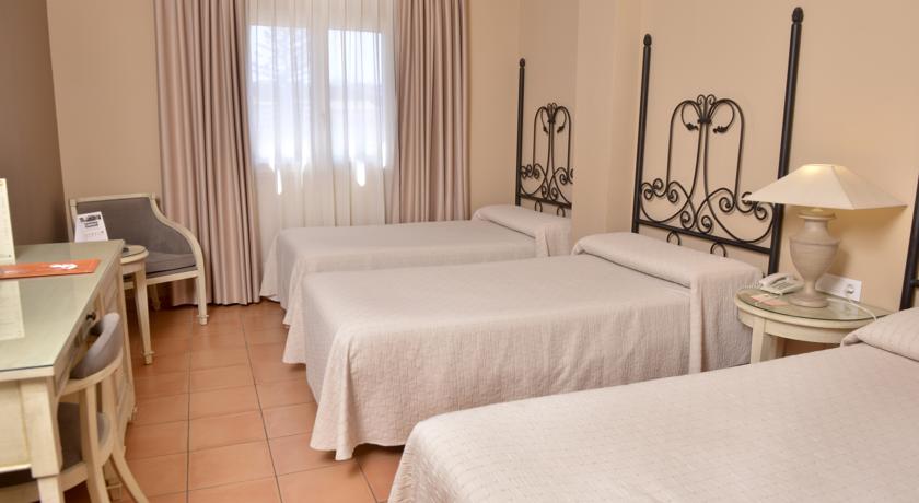 Room, Double or Twin Bed