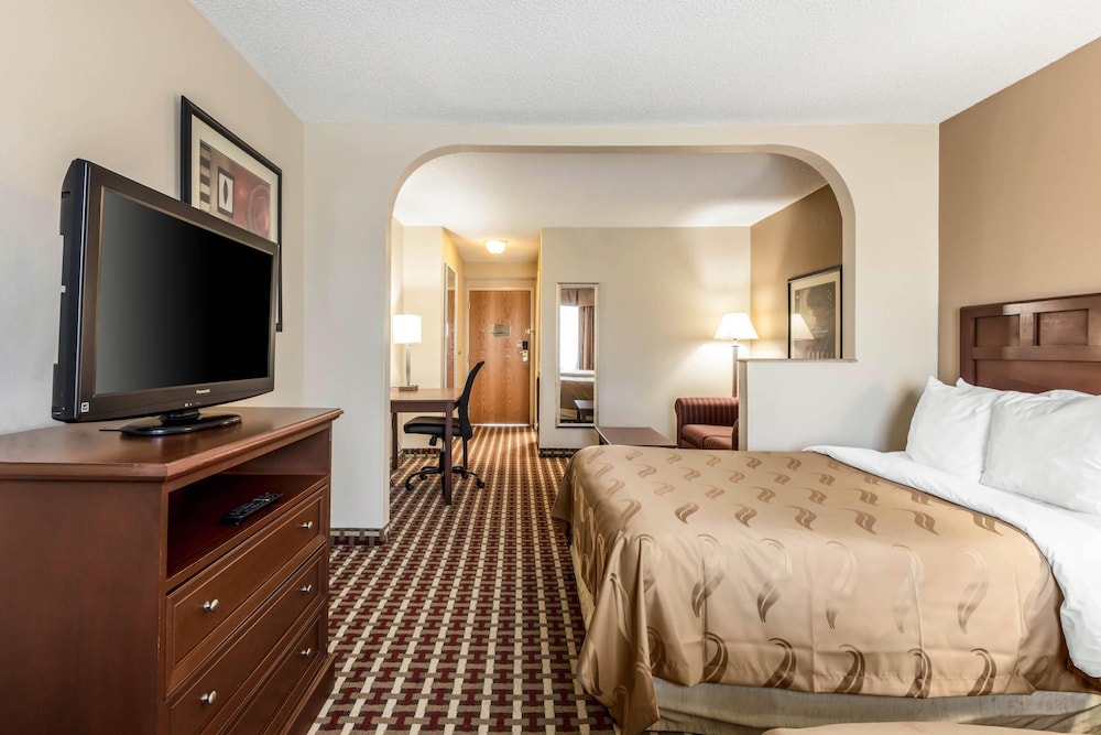 Quality Suites Paducah KY 21/57