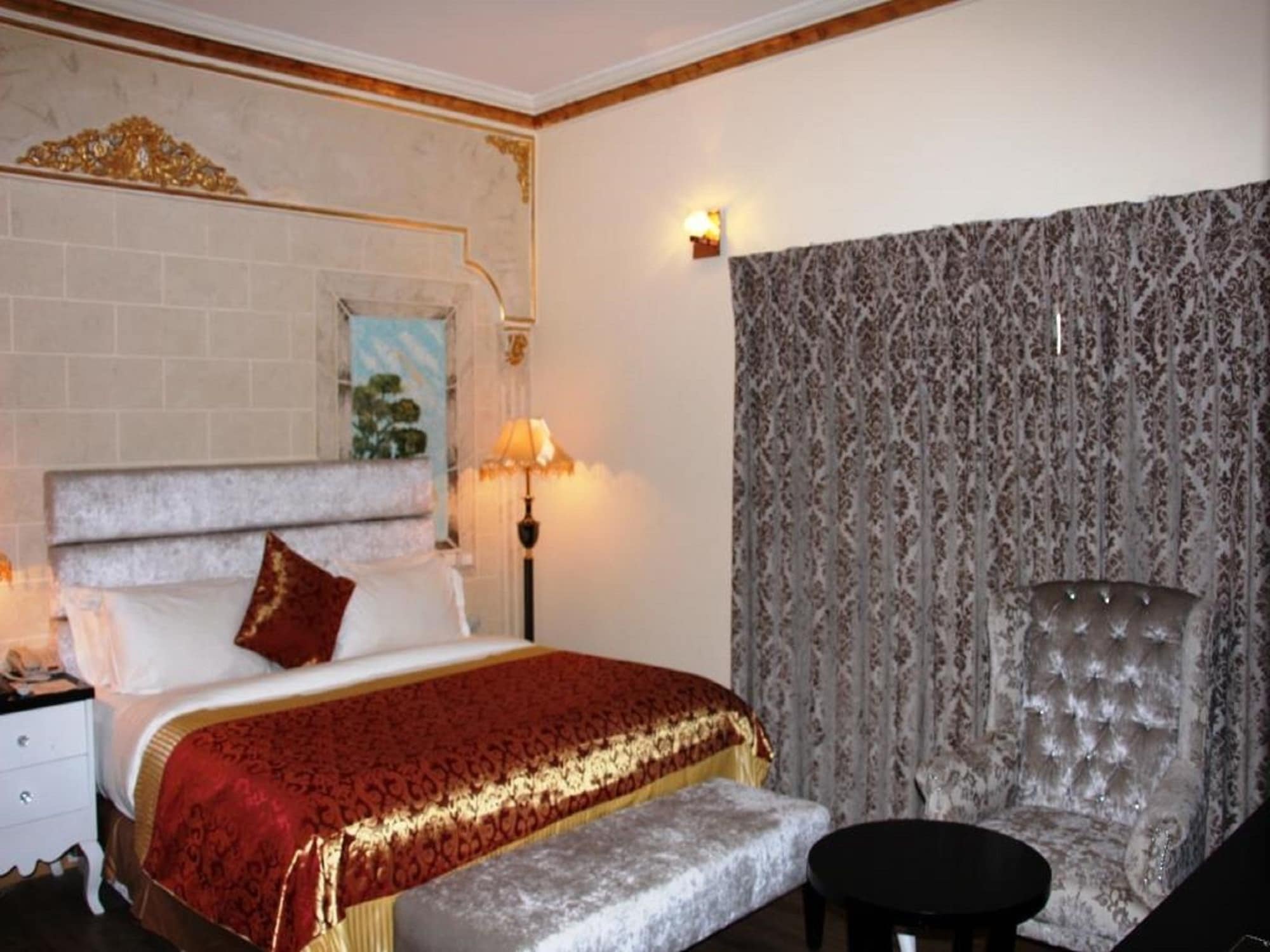 جناح بسرير كينج