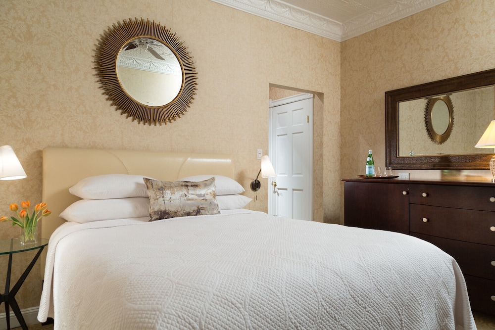 The Chateau Inn and Suites 20/57