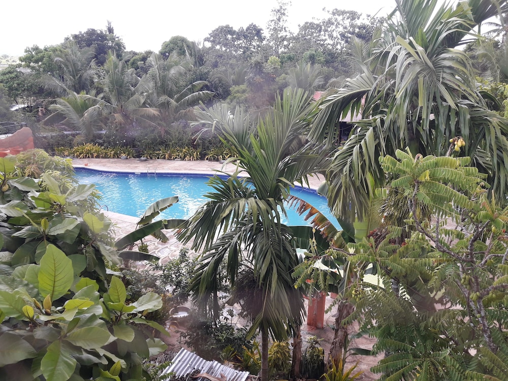 Relaxing Garden Resort 35/50