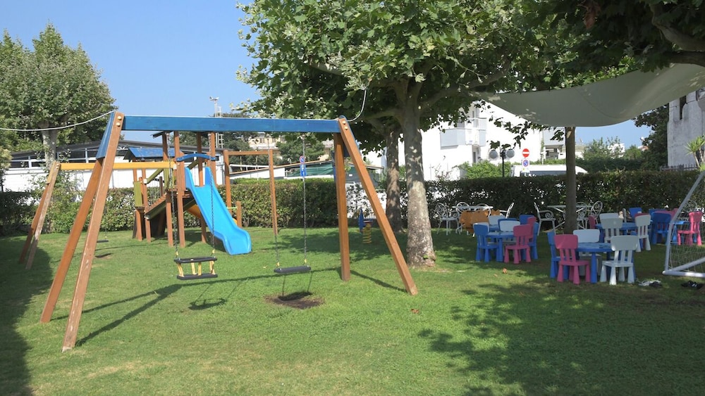 Bajamar Beach Hotel 27/49