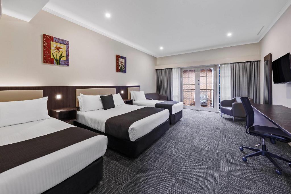 Upgrade, Suite, Queen and Twin Beds