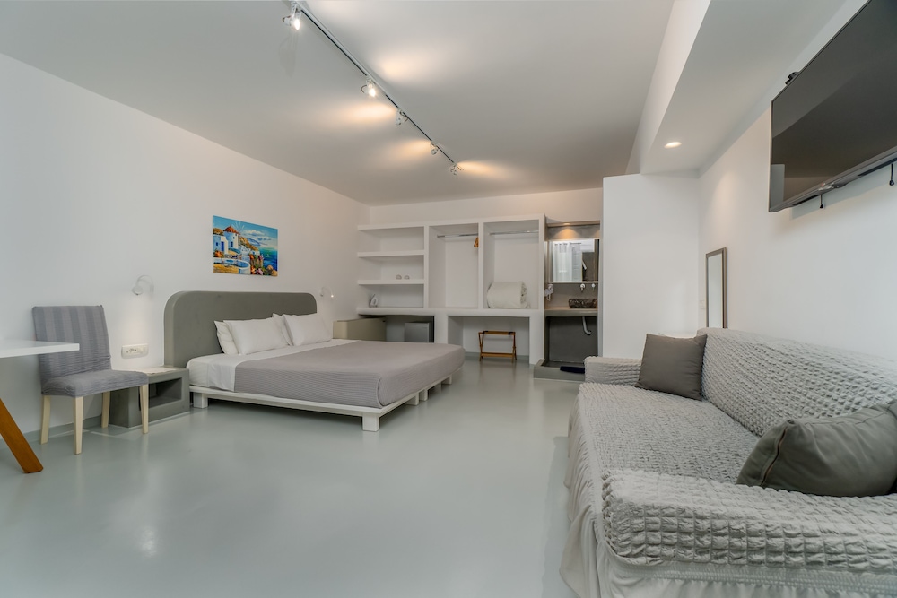Central Fira Hotel 38/62