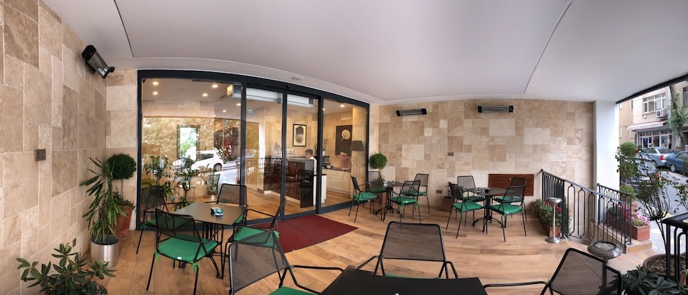 The White Orient Hotel 42/64