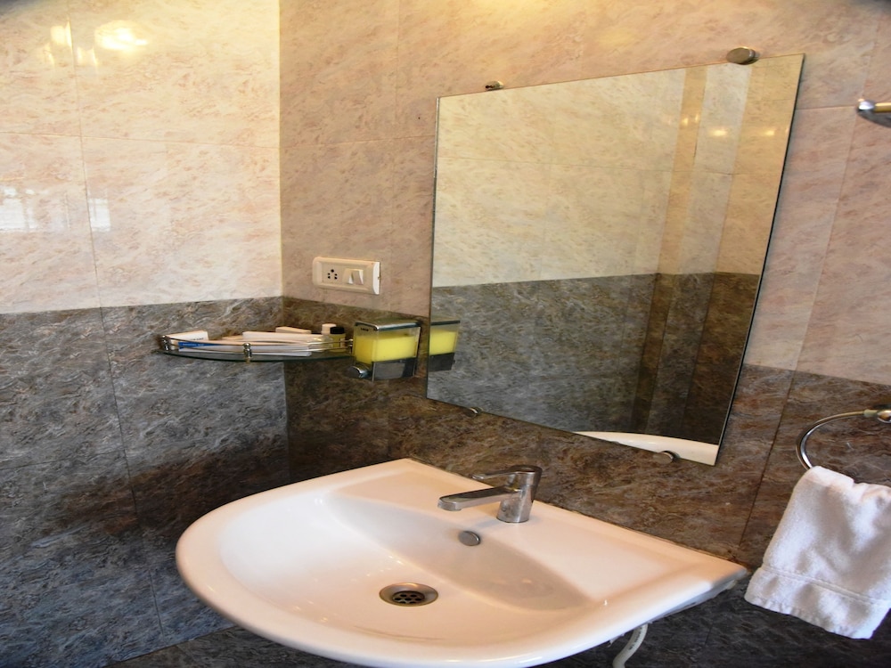 TICLO RESORTS 40/47