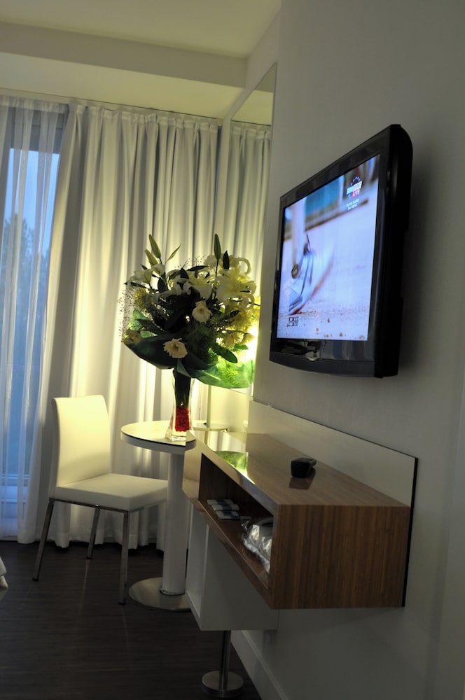 No 19 Boutique Hotel 61/69