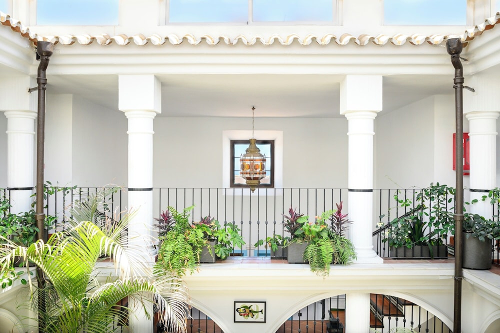 La Fonda Hotel 5/68