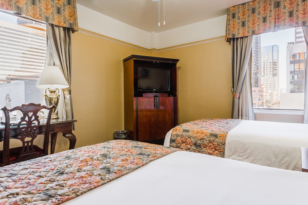 Hotel San Carlos 32/60