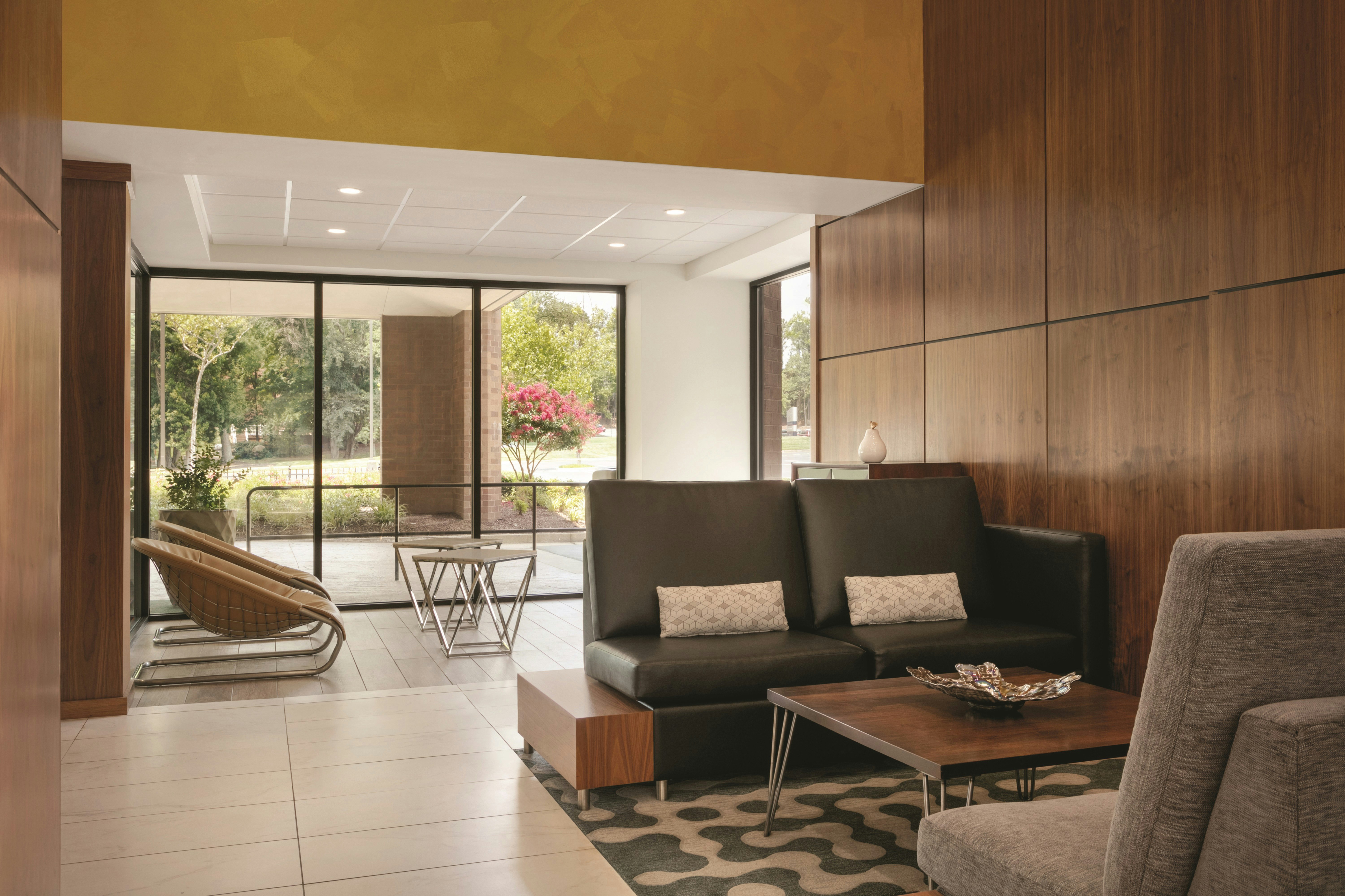Embassy Suites by Hilton Richmond 32/64