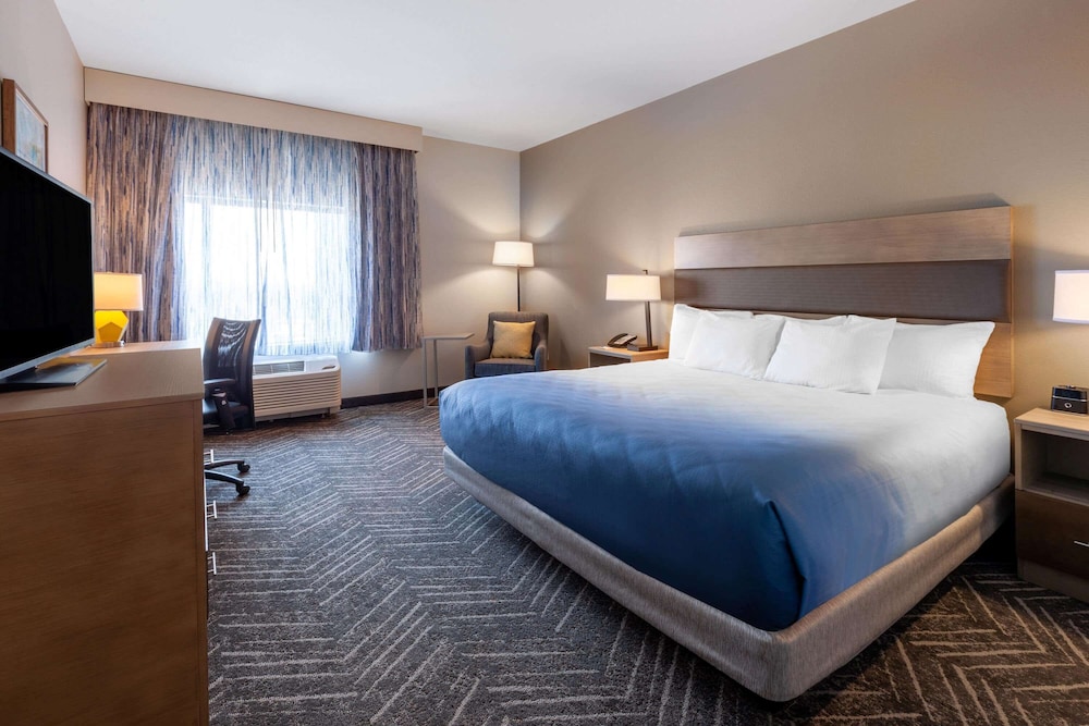 La Quinta Inn & Suites by Wyndham Middletown-Goshen 17/36