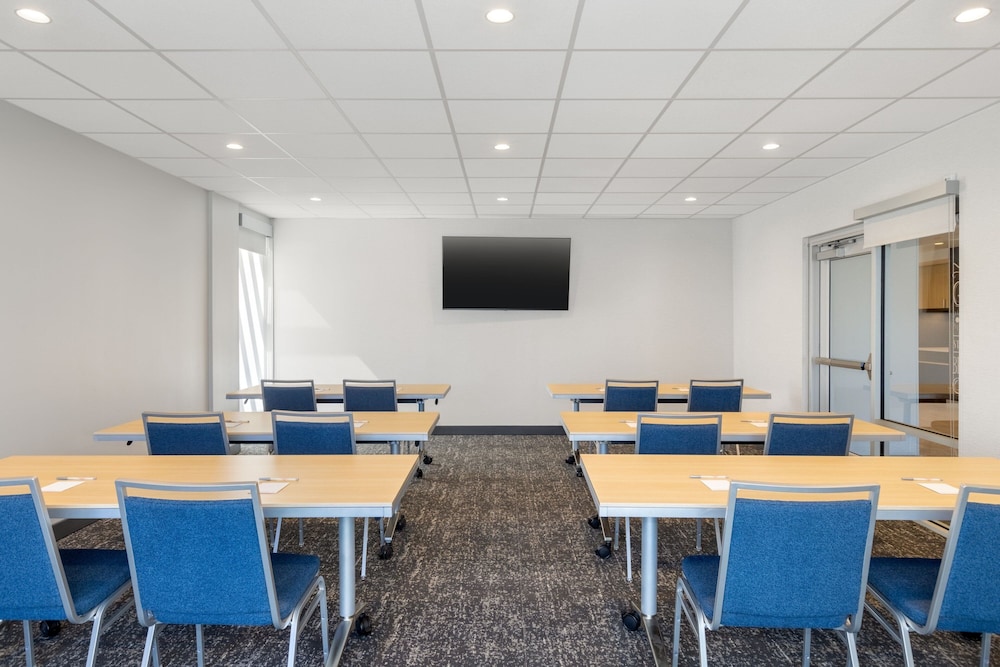 Towneplace Suites By Marriott Geneva 30/40