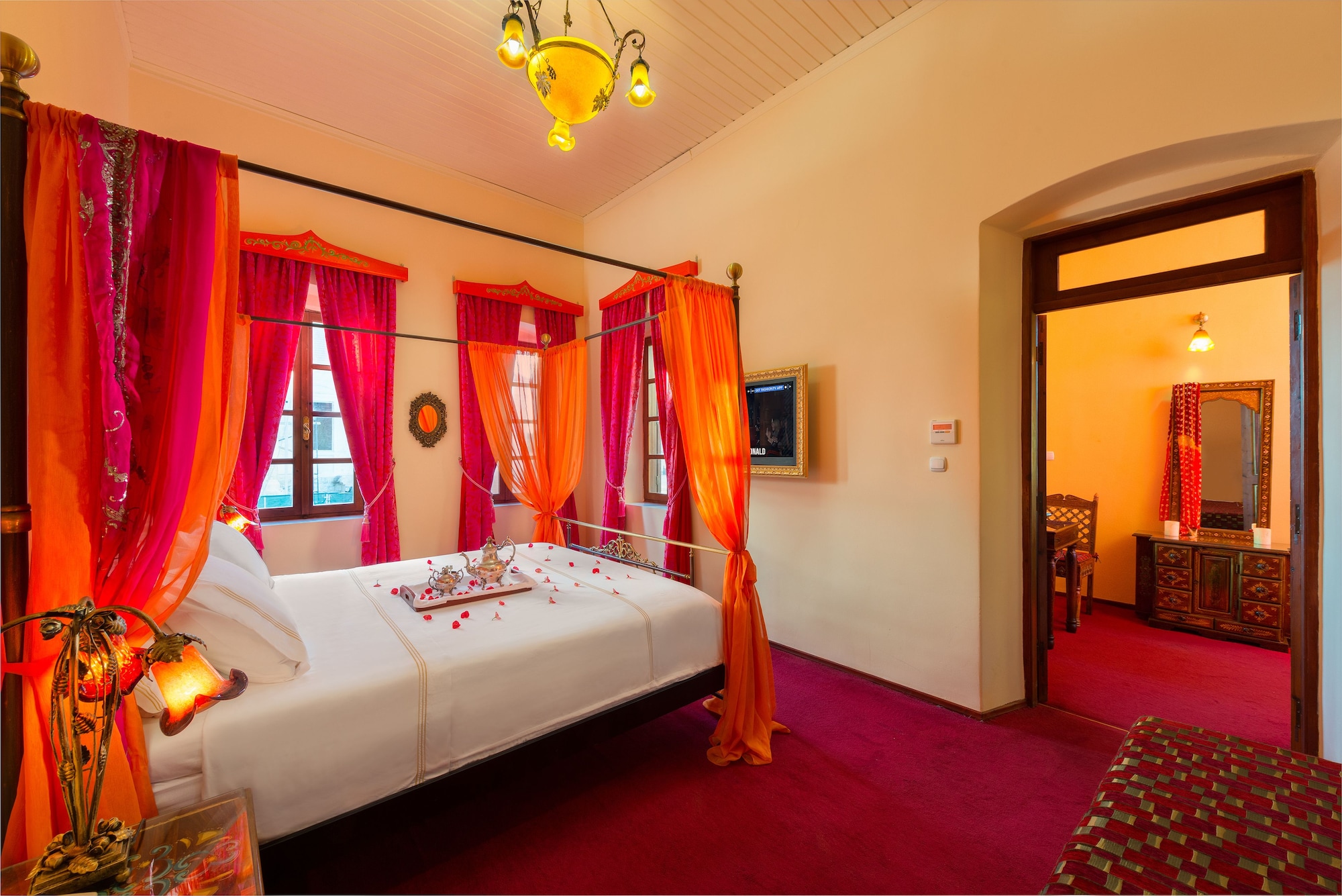 ROYAL, GRAND, MASTER, SUITE, SEA VIEW, HOT TUB