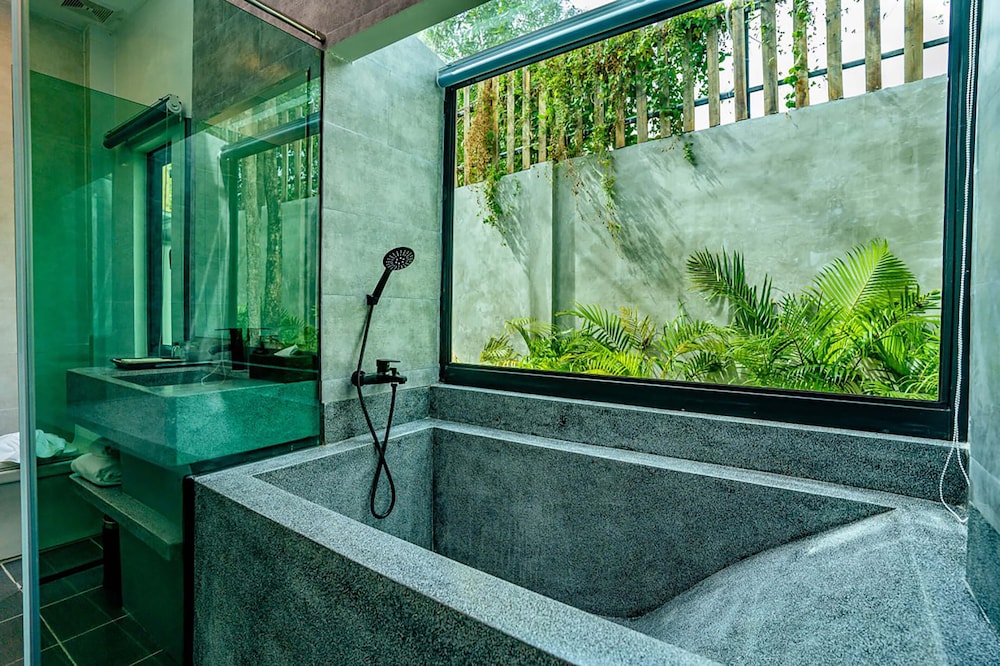 Rainforest Hotel by NSUN 49/50