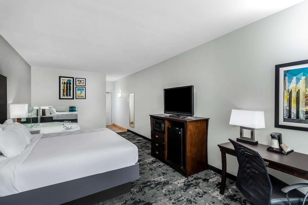 La Quinta Inn & Suites by Wyndham Columbus - Edinburgh 21/59