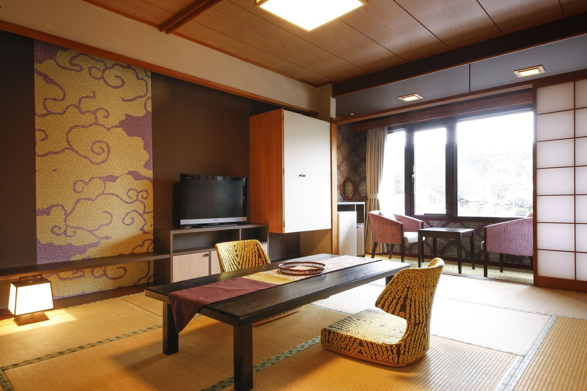 Japanese, Moderate, 4 Futon Beds