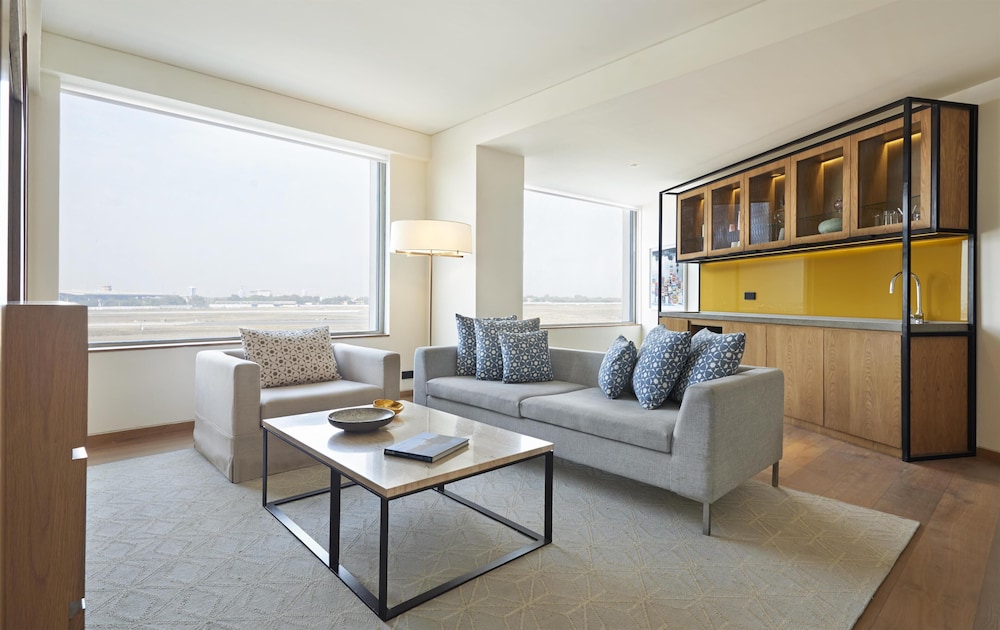 Andaz Delhi, by Hyatt 52/82