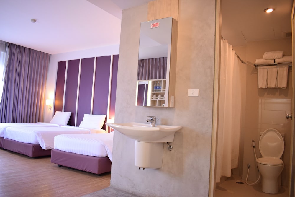 Trang Hotel Bangkok 9/73