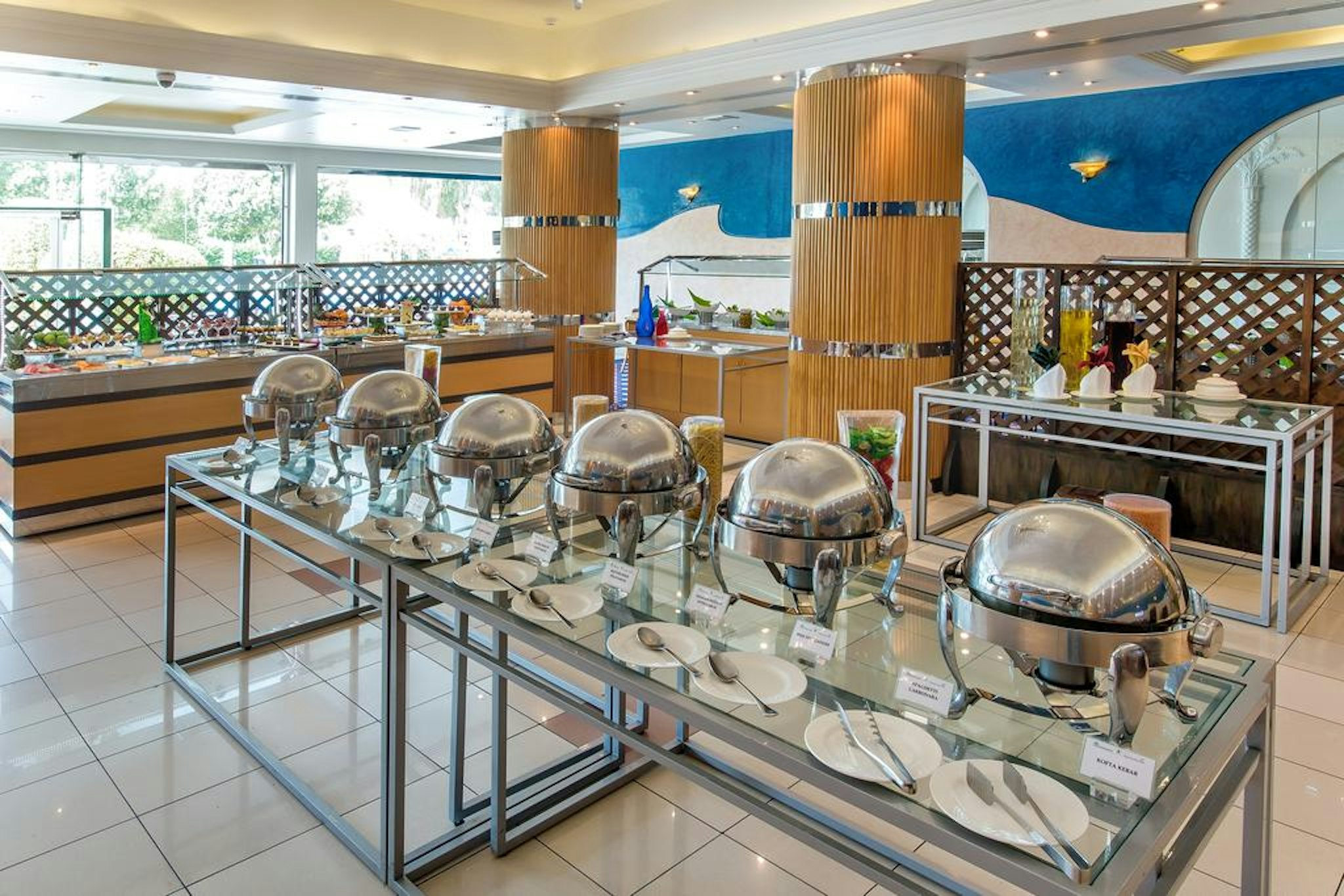 Hotel Holiday International Sharjah 18/25
