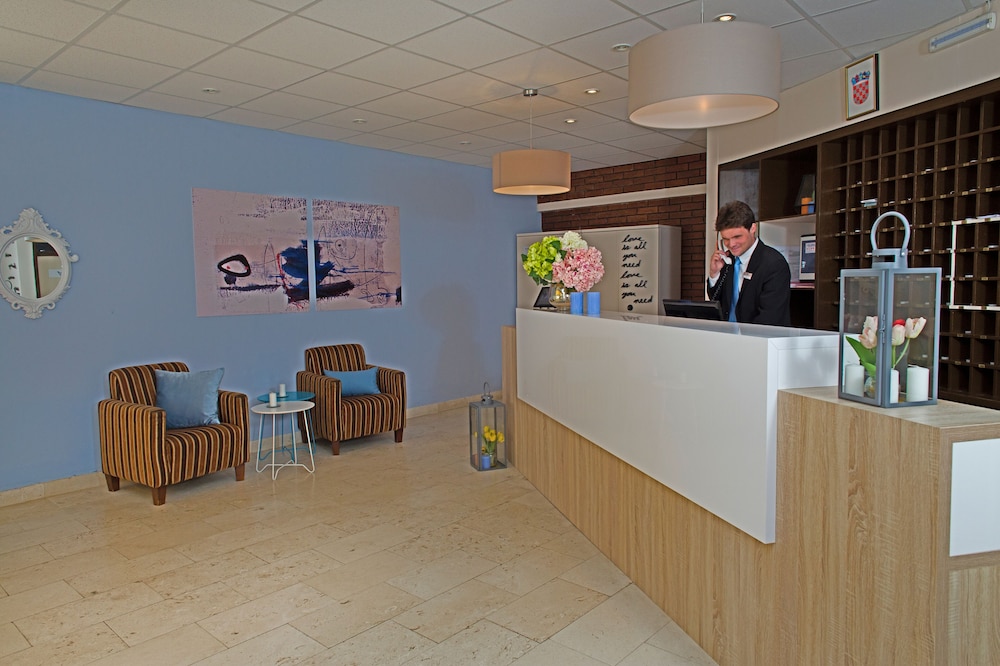 ADRIATIQ HOTEL FARAON 3/50