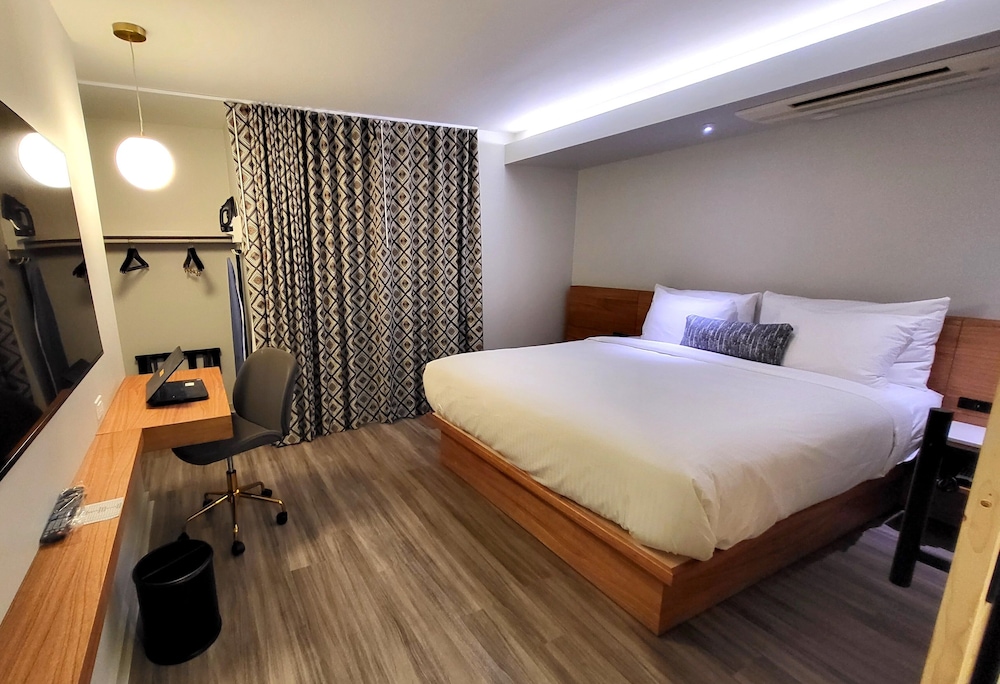 Hotel Keen 12/41