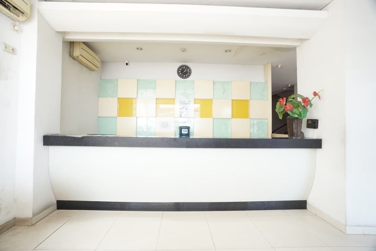 Lobby at Townhouse Oak Hotel Niaga Surabaya, SURABAYA