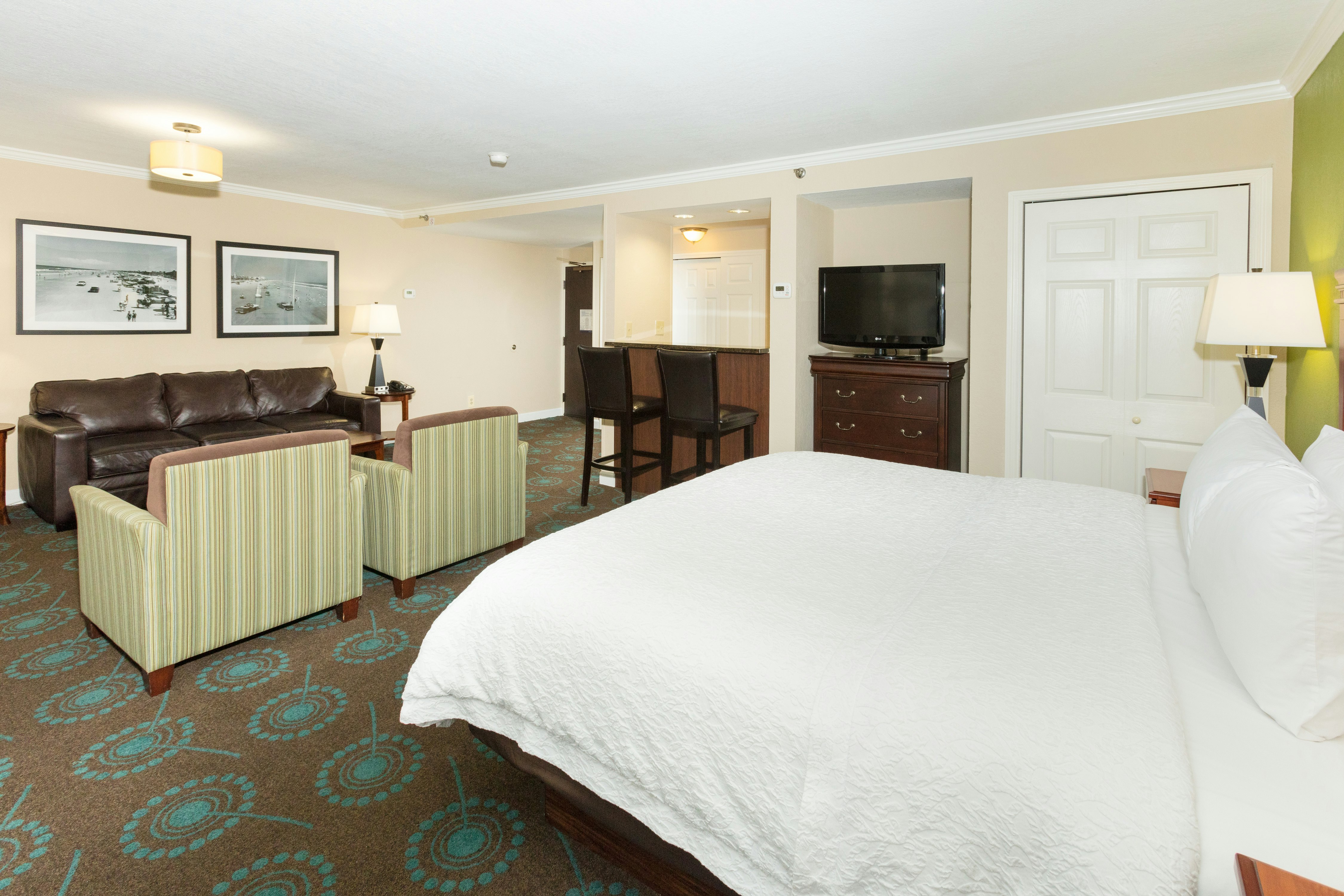 HOSPITALITY, SUITE