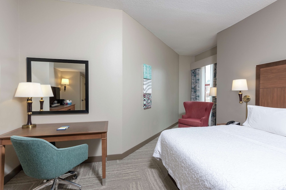 Hampton Inn Indianapolis Downtown Across From Circle Centre 23/75