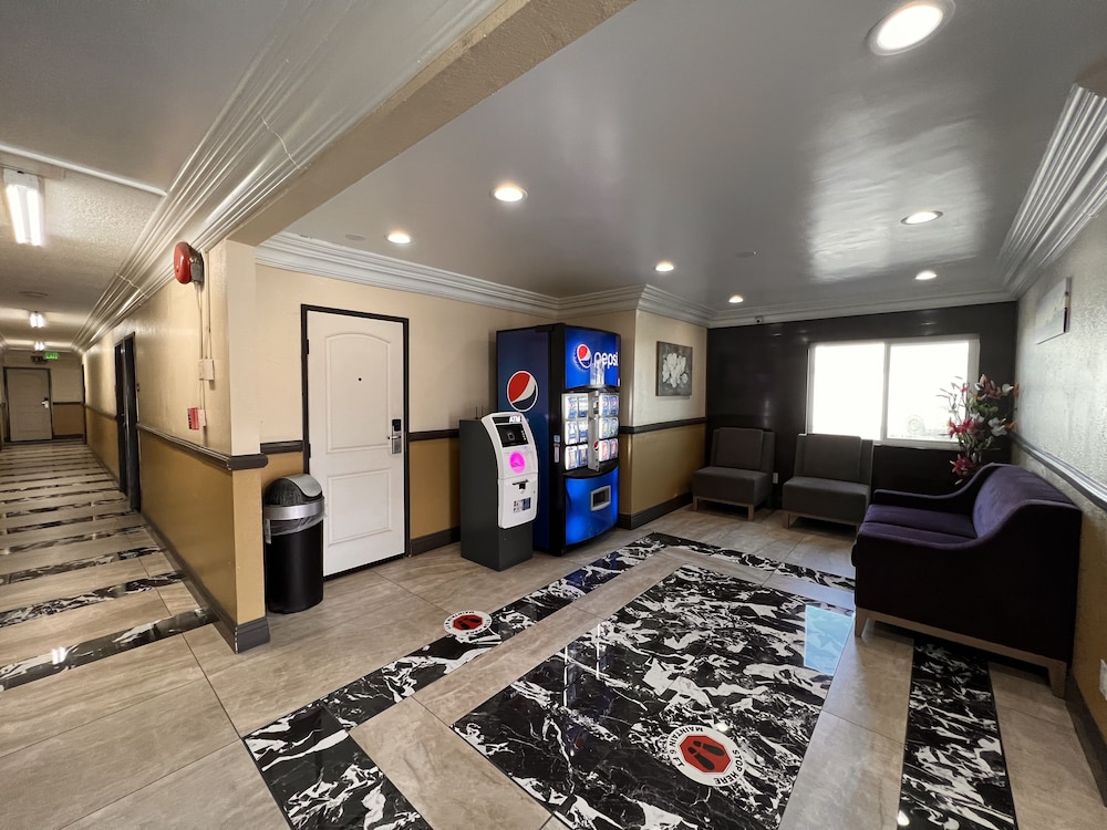 Patio Motel 37/44