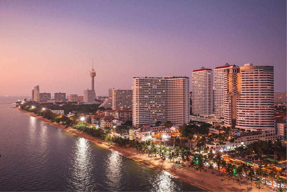 Jomtien Palm Beach Hotel and Resort 42/49