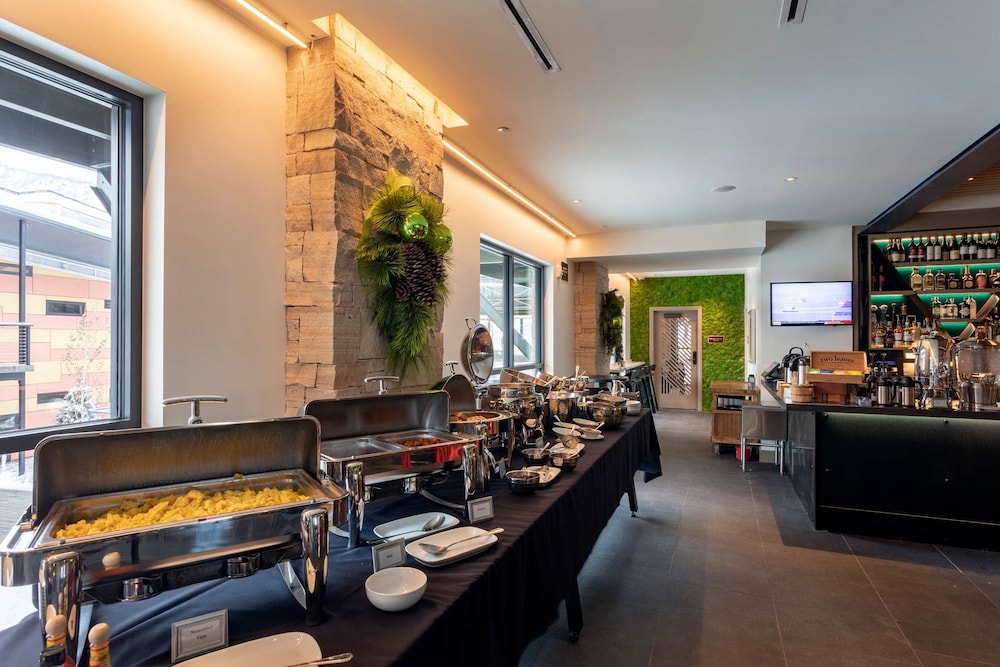 Limelight Hotel Snowmass 46/59
