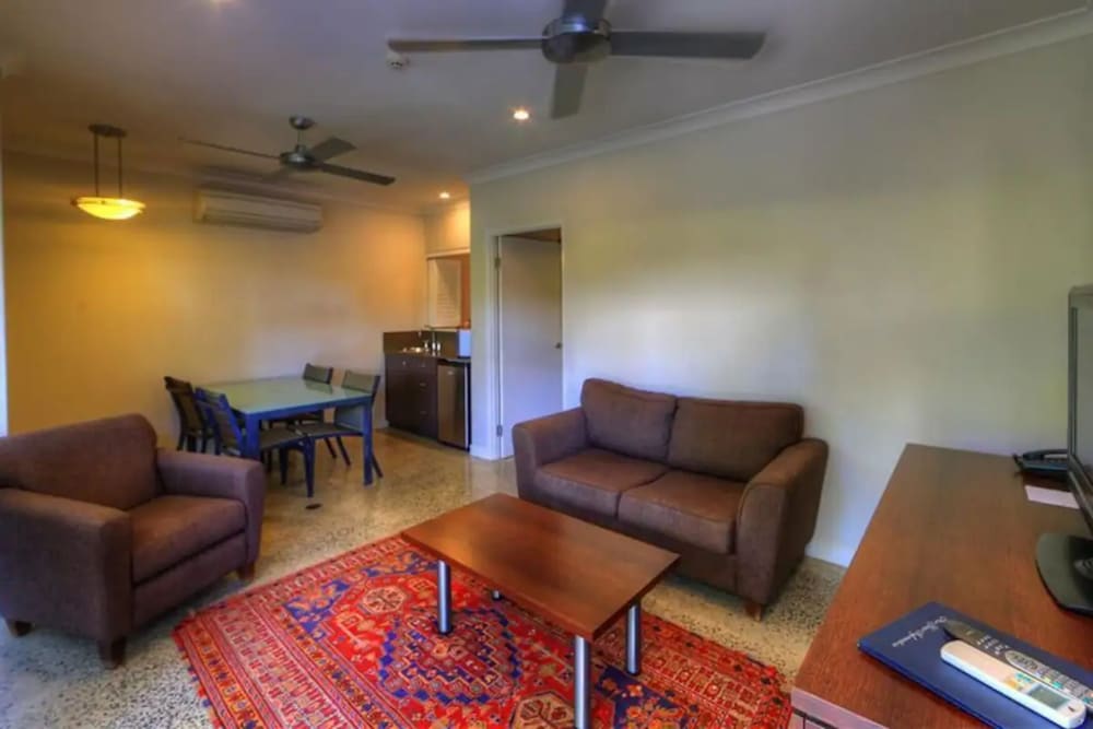 Sovereign Resort Hotel 45/64