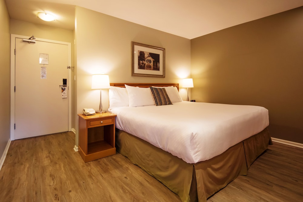 Harrison Beach Hotel 10/42