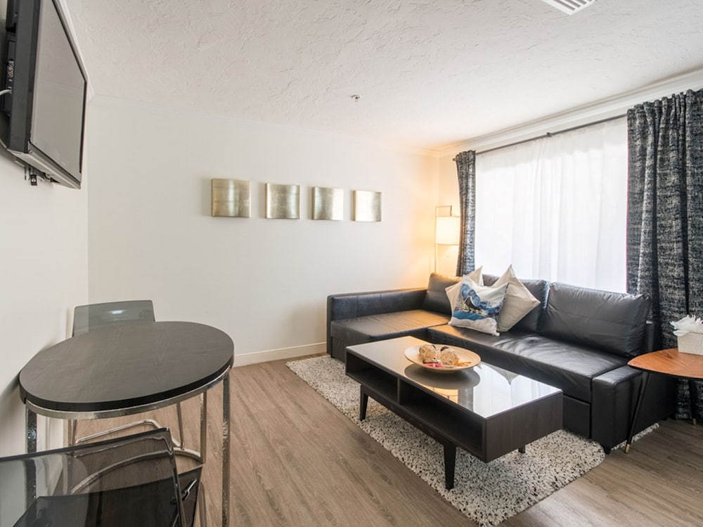 Hibiscus Suites - Gateway to Siesta Key 30/44