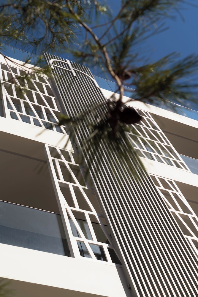 Athens Hill Luxury Apartments 8/64