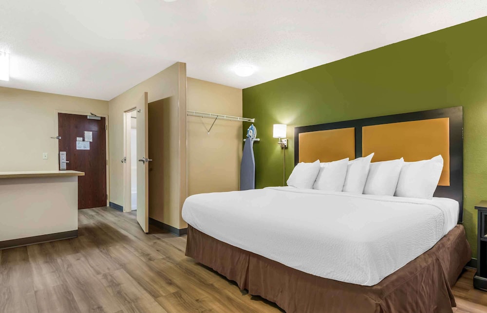 Extended Stay America - Minneapolis - Woodbury 8/52
