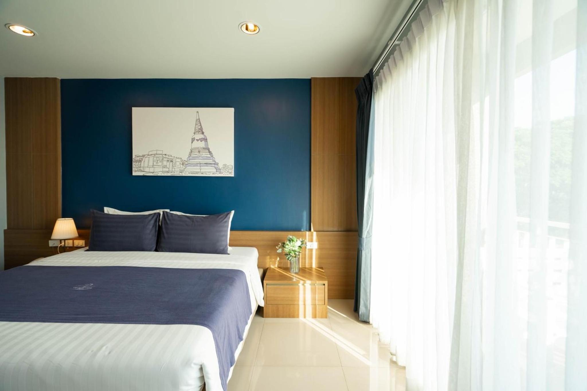 DELUXE, DOUBLE BED