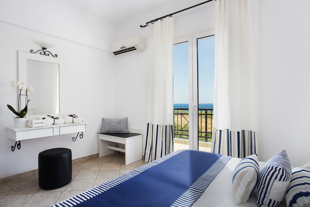 Iris Beach Hotel 16/41