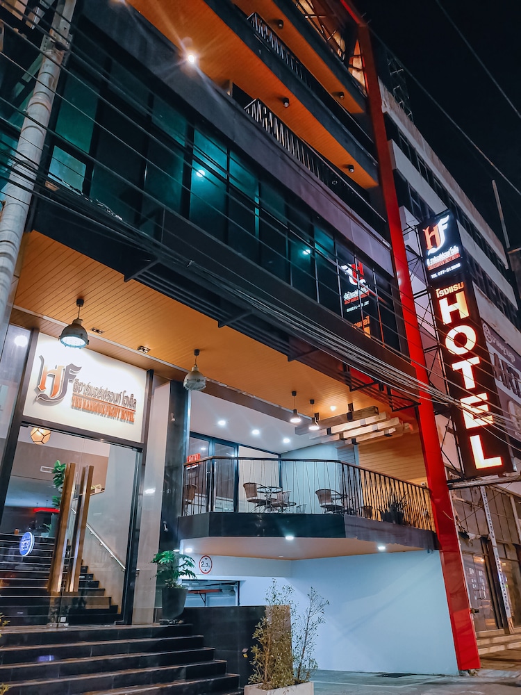 The Habour Front Hotel Surat Thani 3/46