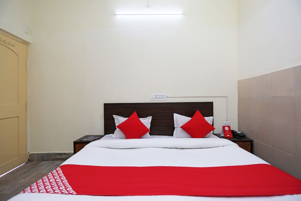 Oyo 26808 Shree Ram Residency 8/32