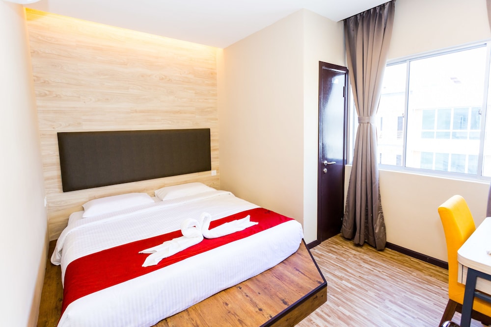 Icon Hotel 9/50