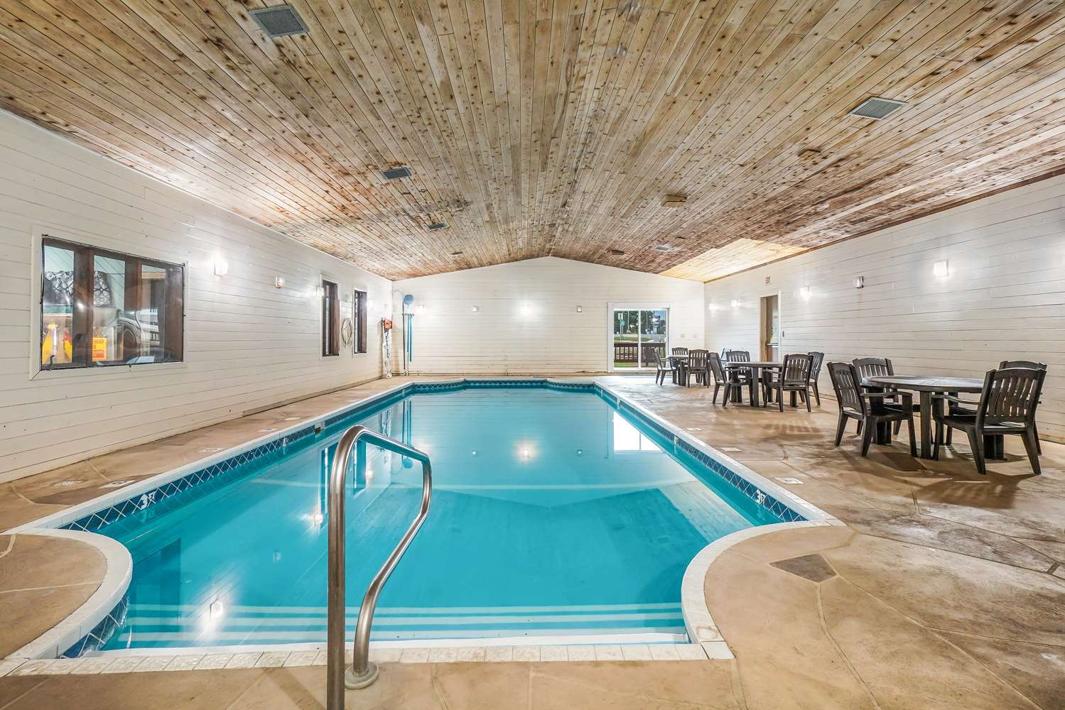 Americas Best Value Inn Marquette 28/46
