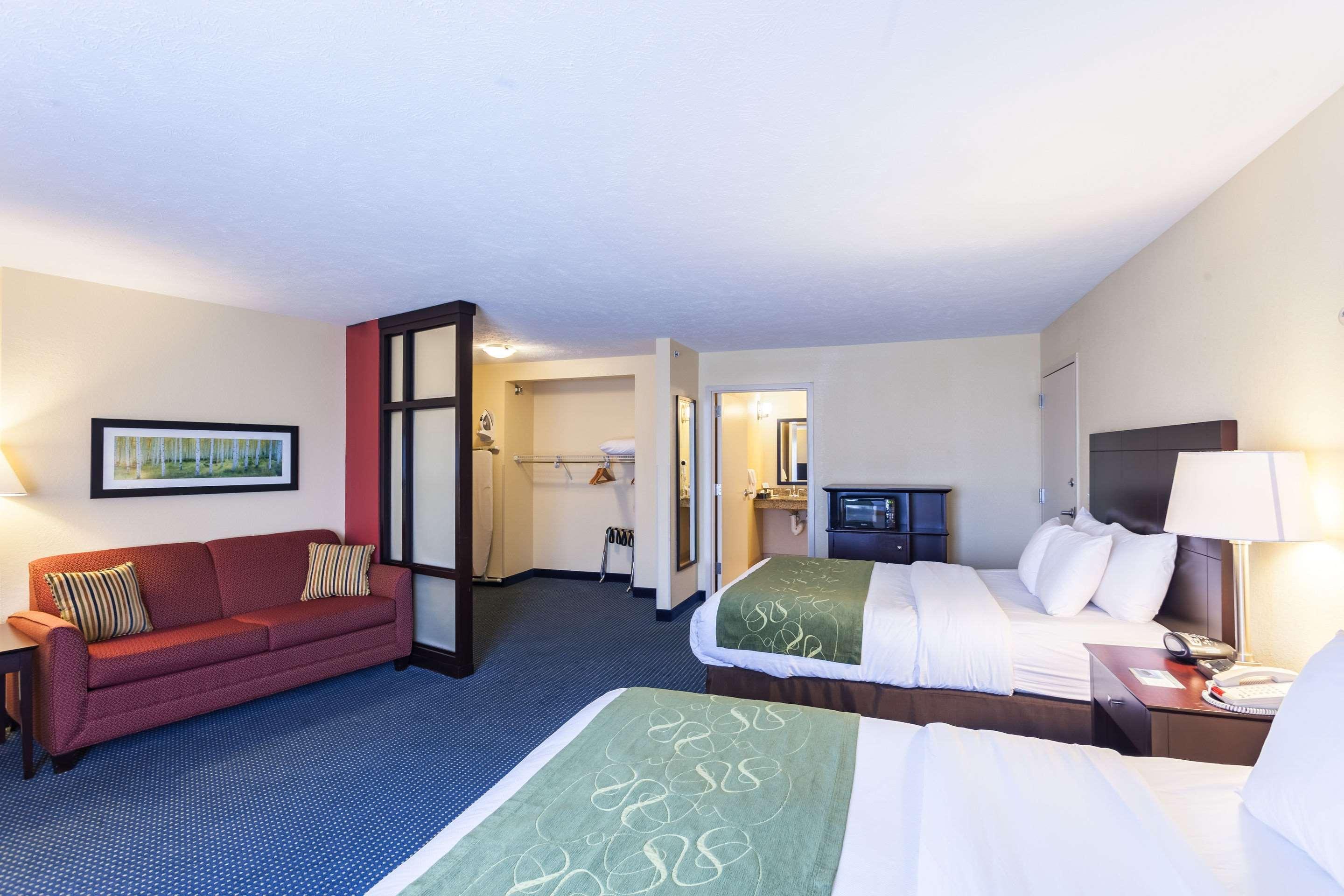 SUITE, 2 QUEEN BEDS, ACCESSIBLE
