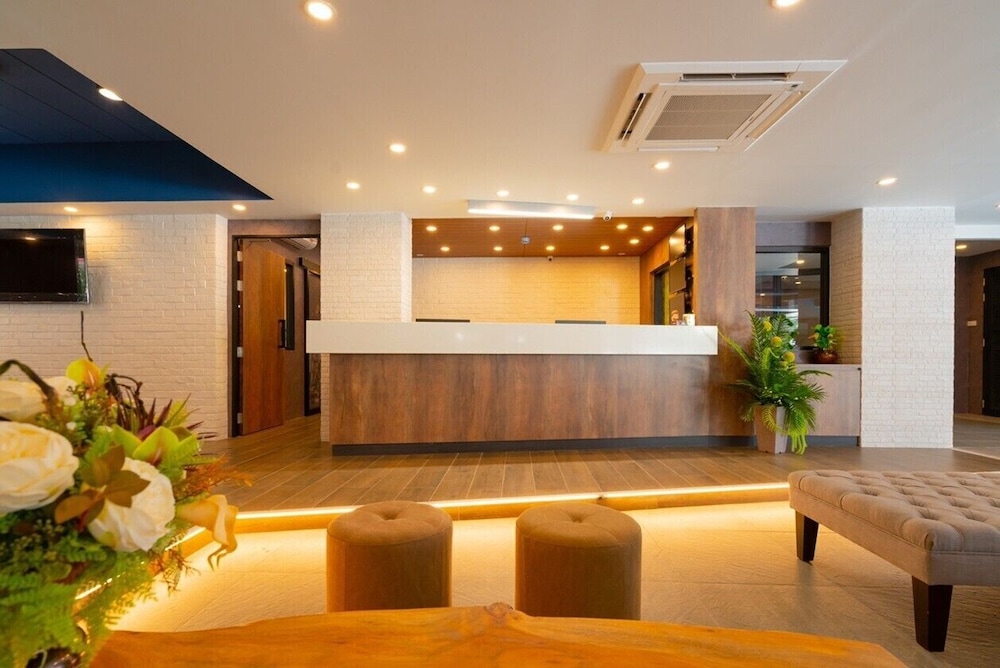 The Home Hotel 8/50