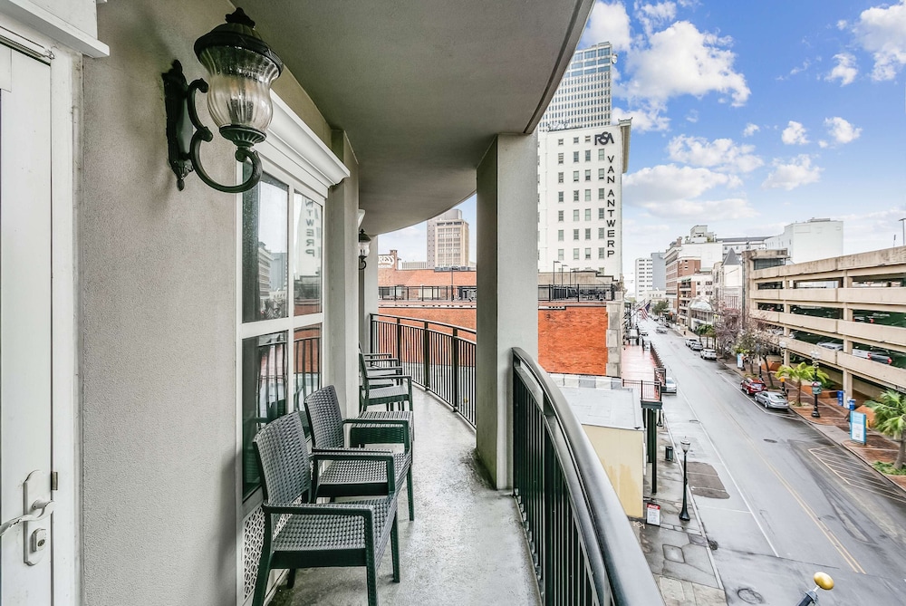 Hampton Inn & Suites Mobile- Downtown Historic District 5/56