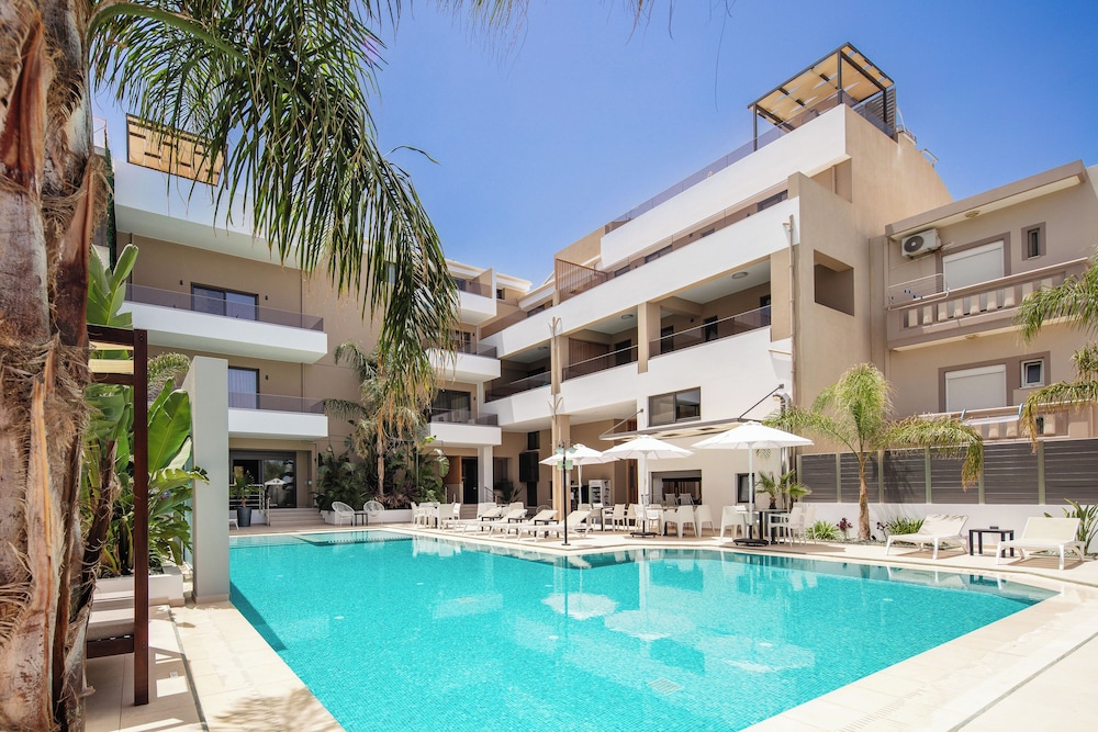 Sapphire Blue Suites 80/87