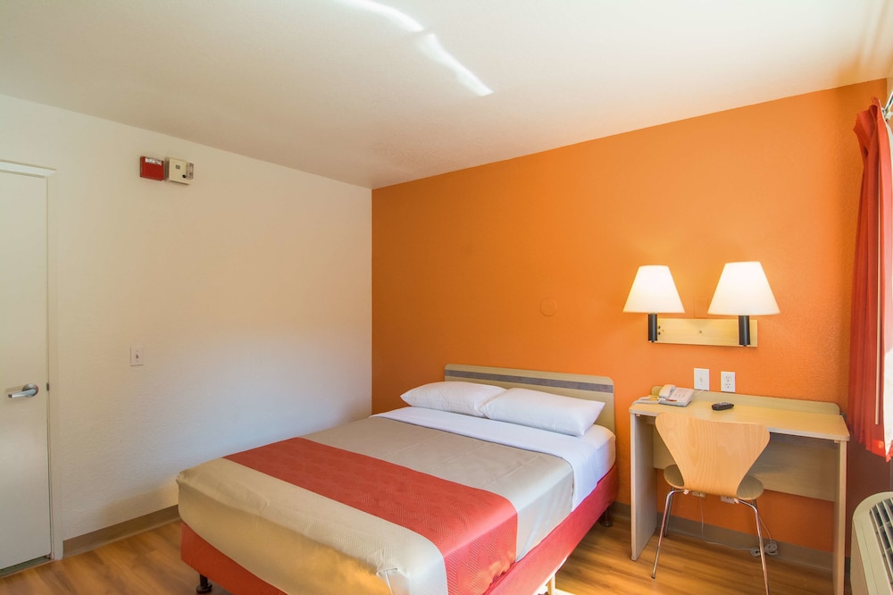 Motel6 Arcata, CA – Cal Poly Humboldt 27/60