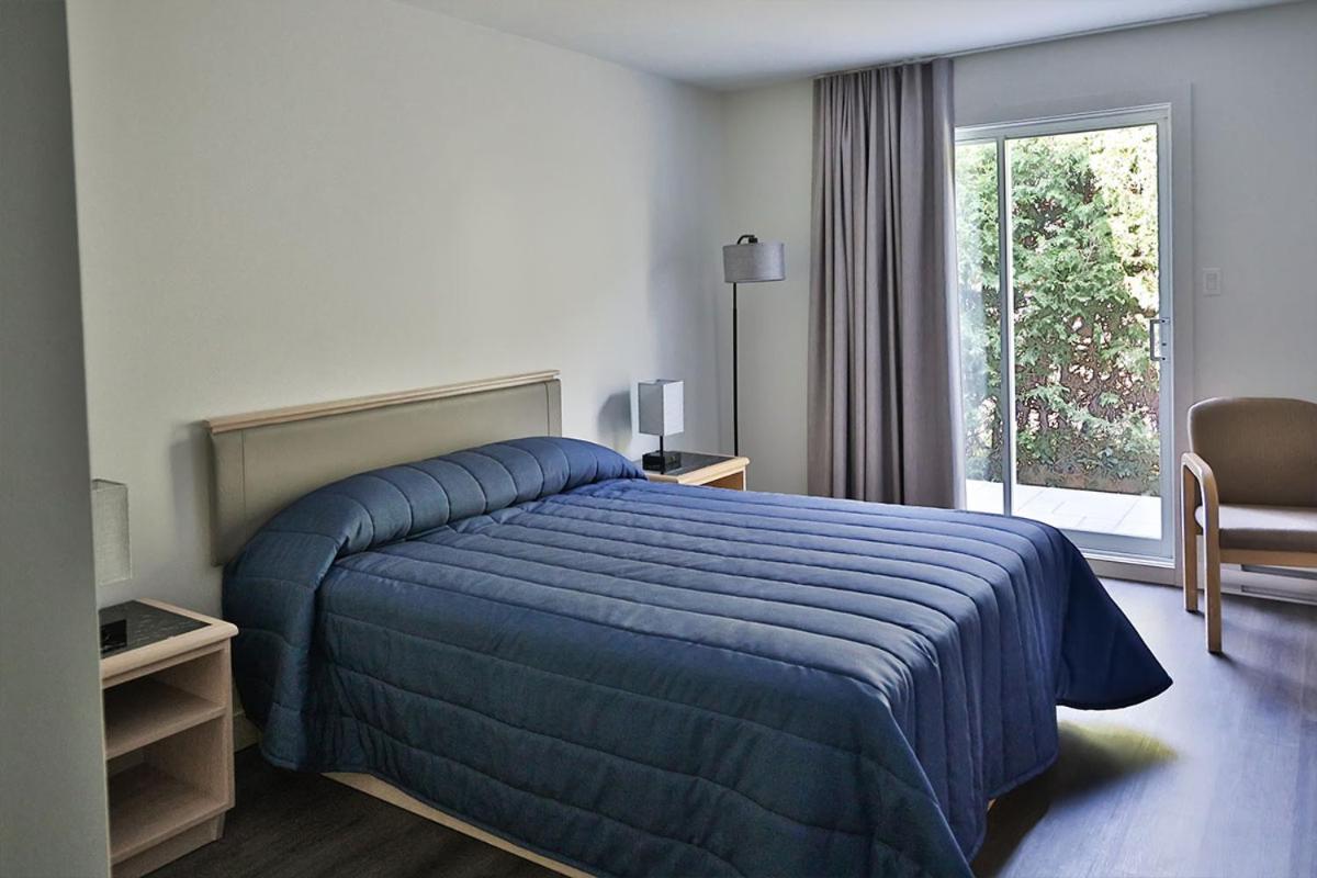 Travelodge by Wyndham Mascouche 8/28