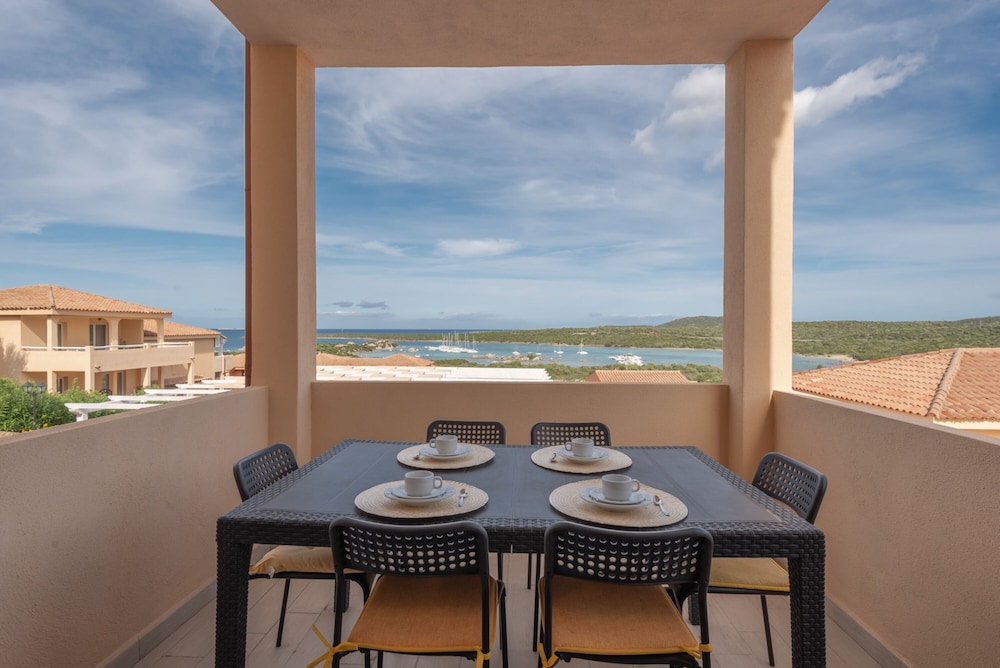 Baia De Bahas Exclusive Resort 24/50