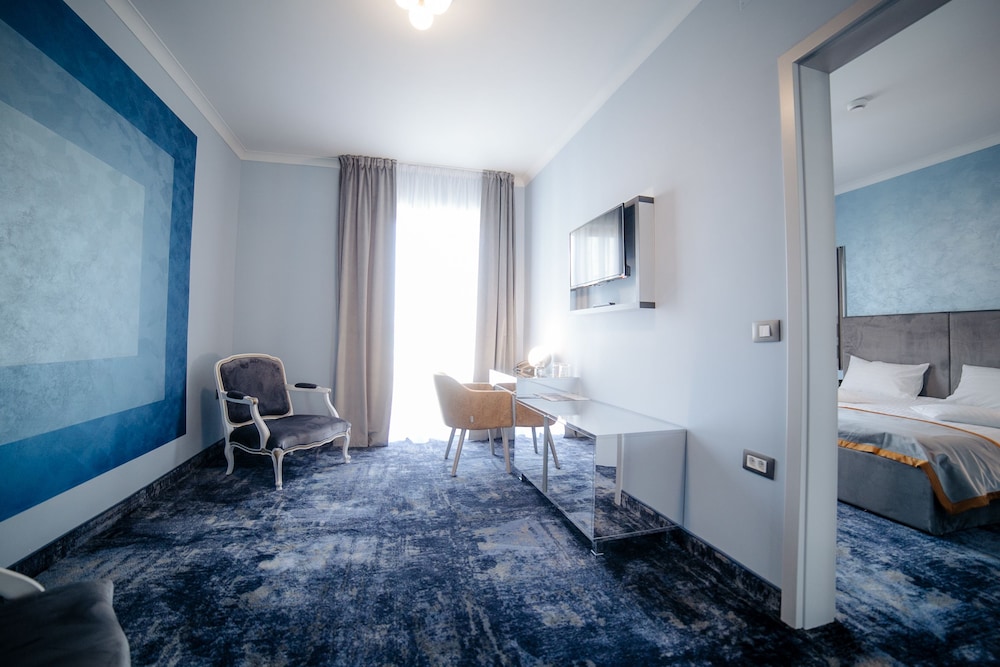 ROYAL CLASSIC HOTEL 44/44